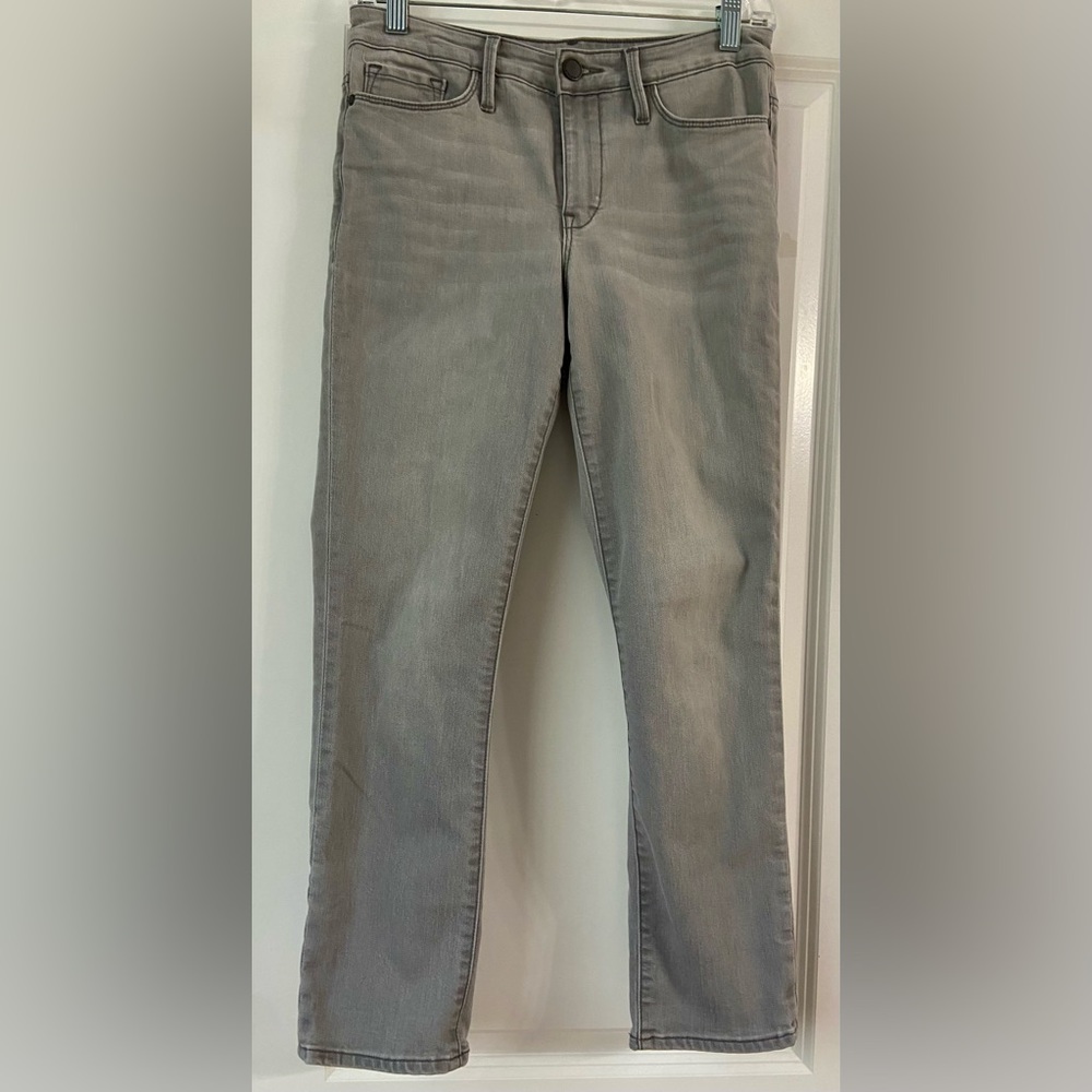 EUC Athleta Skulptek Grey Wash Jean, Size 4